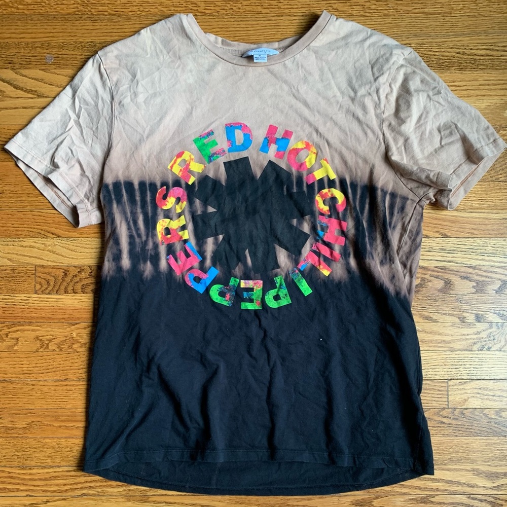 ELEVEN PARIS x RED HOT CHILI PEPPERS T SHIRT